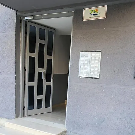 Avalona 3 Apartment *